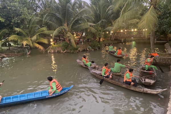 Trải Nghiệm Chèo Xuồng Ba Lá